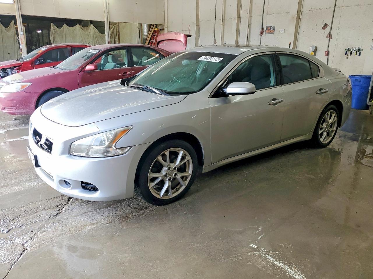2014 NISSAN Maxima