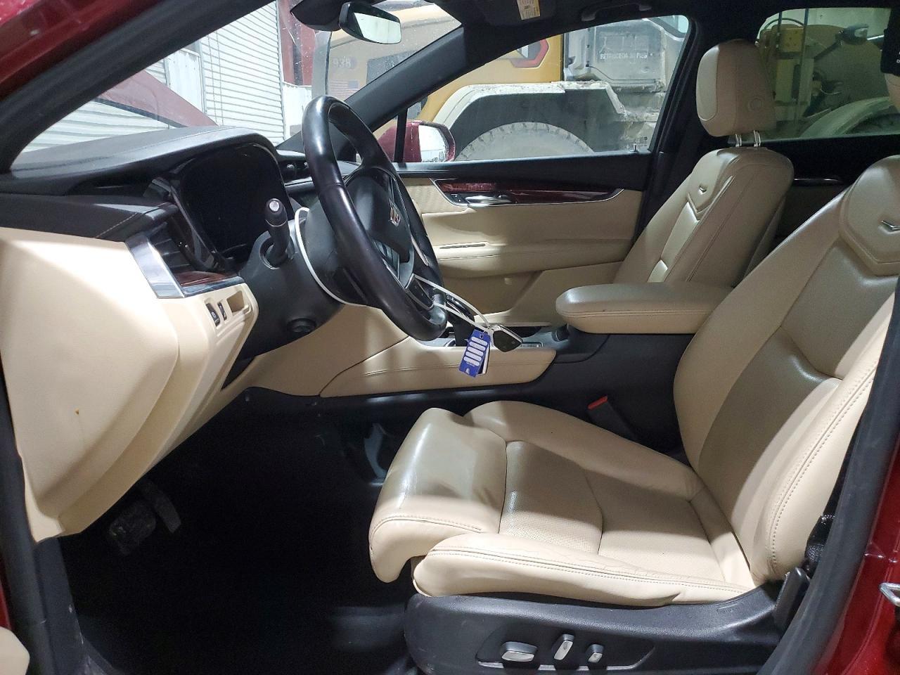 2017 CADILLAC XT5