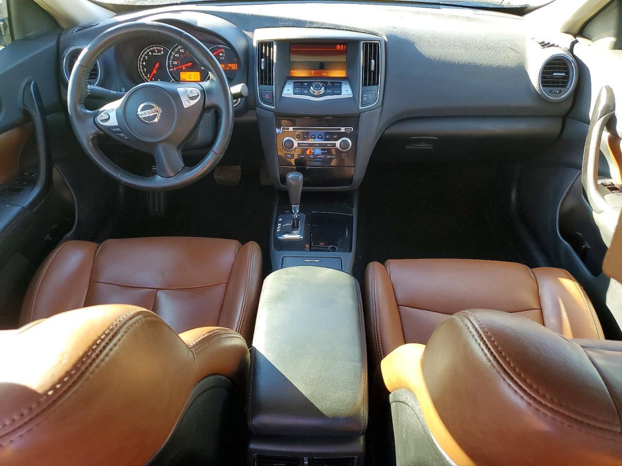 2010 NISSAN Maxima