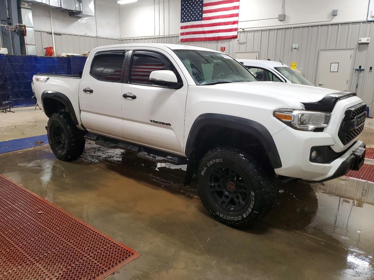2017 TOYOTA TACOMA