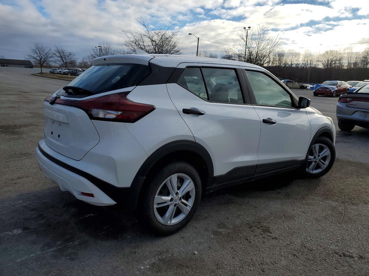2025 NISSAN KICKS