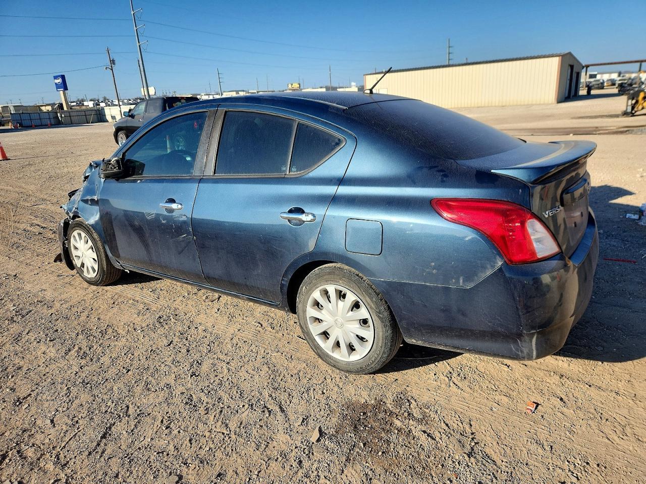 2017 NISSAN VERSA