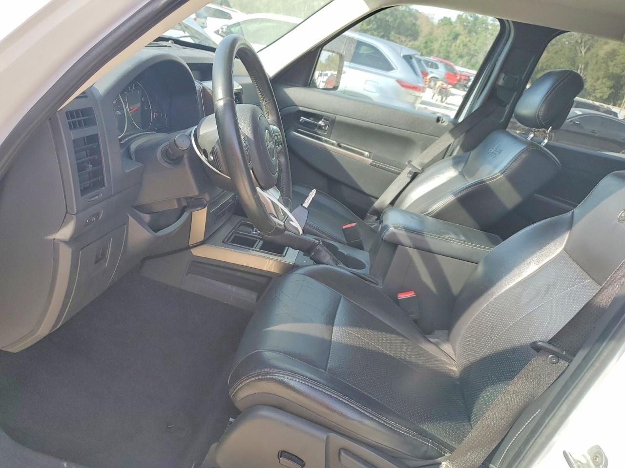 2012 JEEP Liberty
