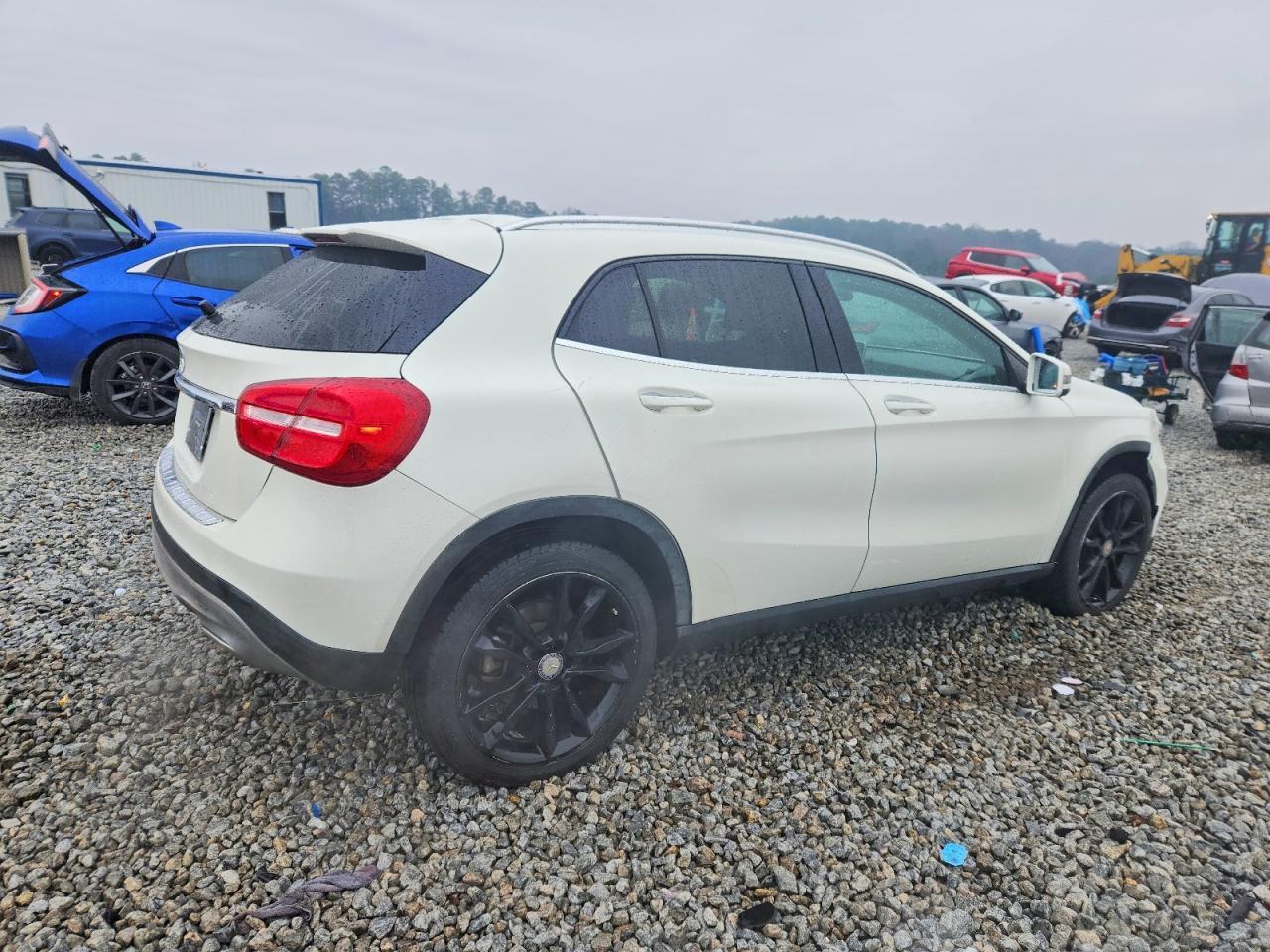 2017 MERCEDES-BENZ GLA-Class