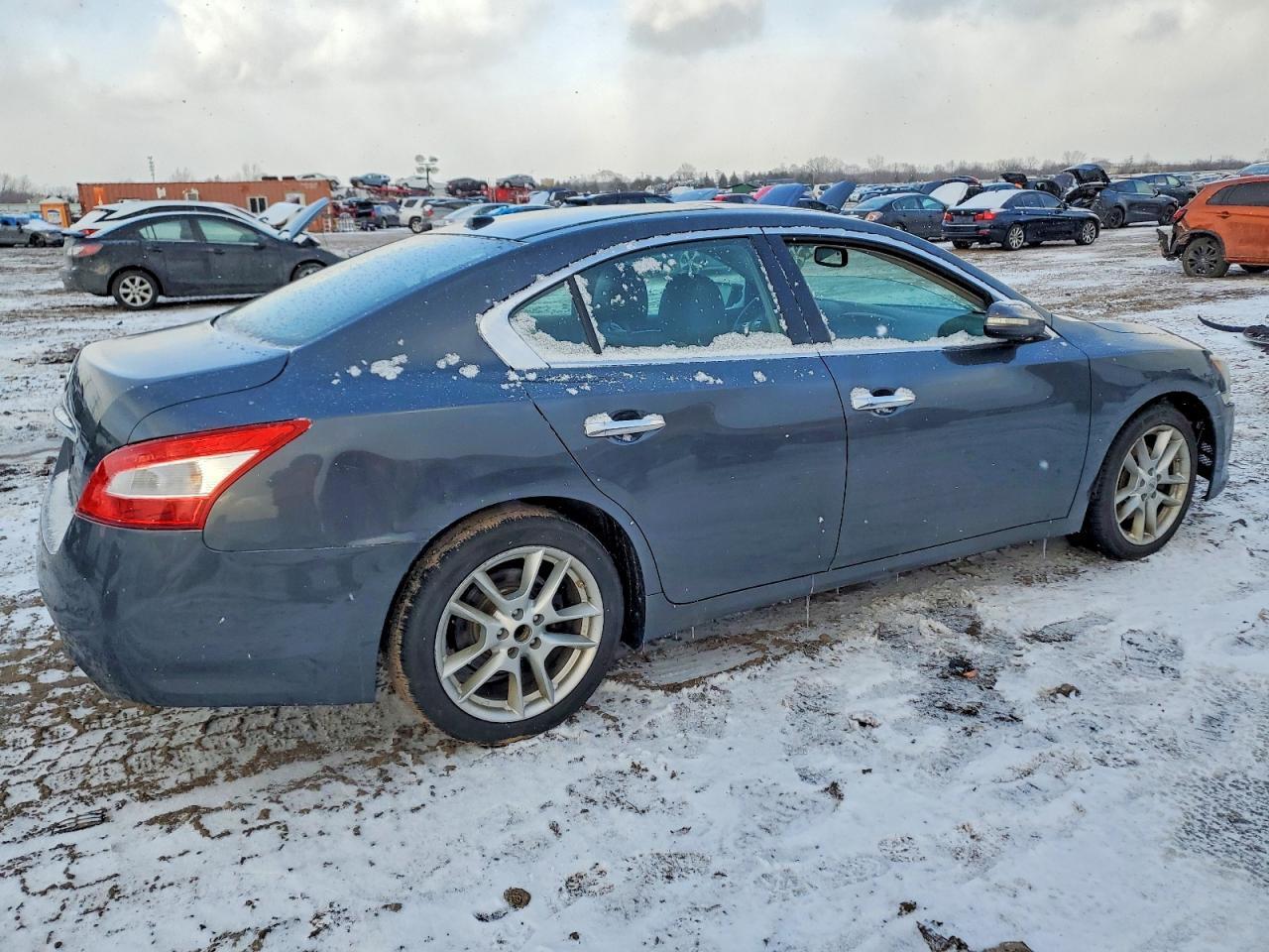 2011 NISSAN Maxima