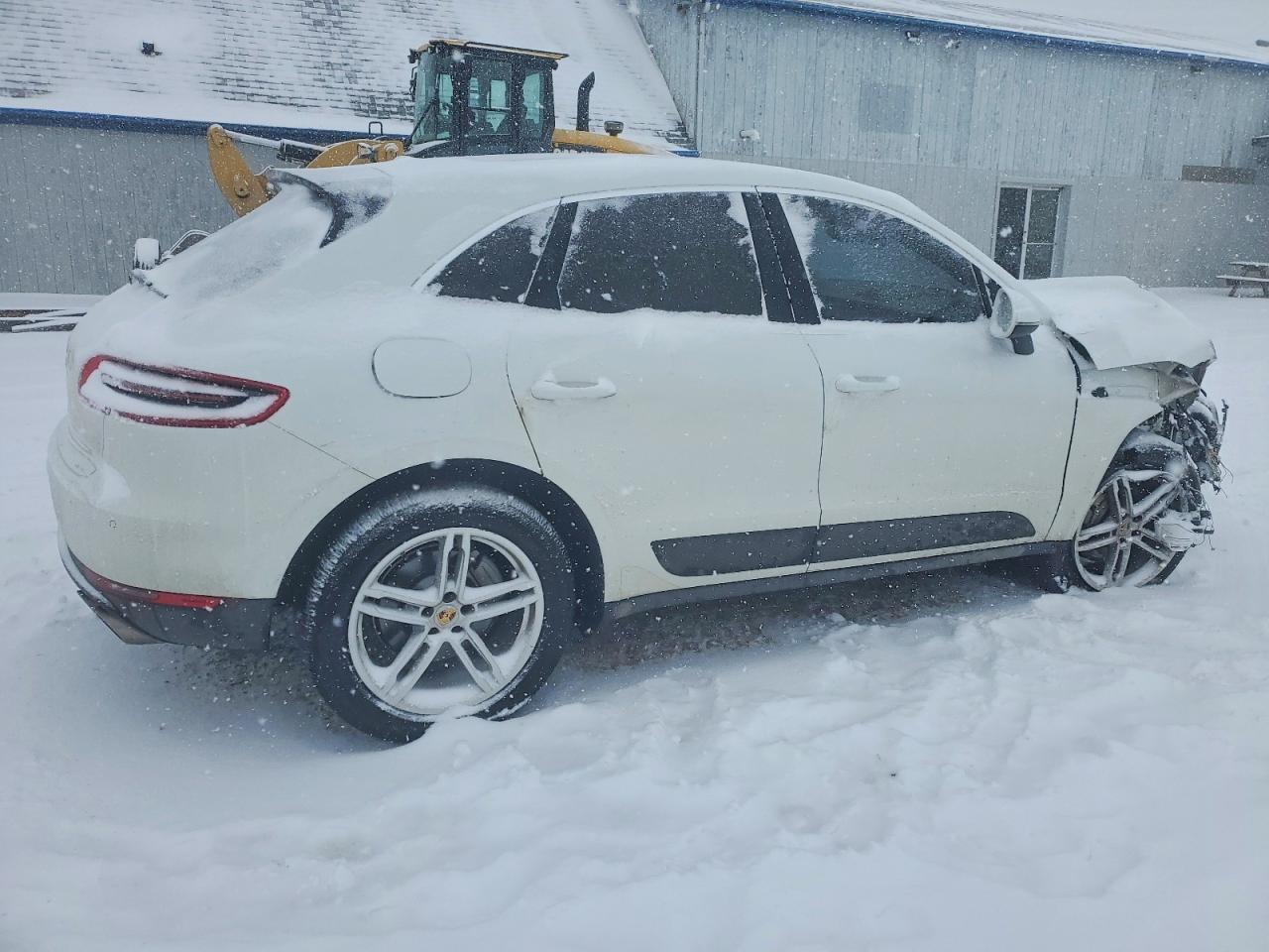 2016 PORSCHE Macan
