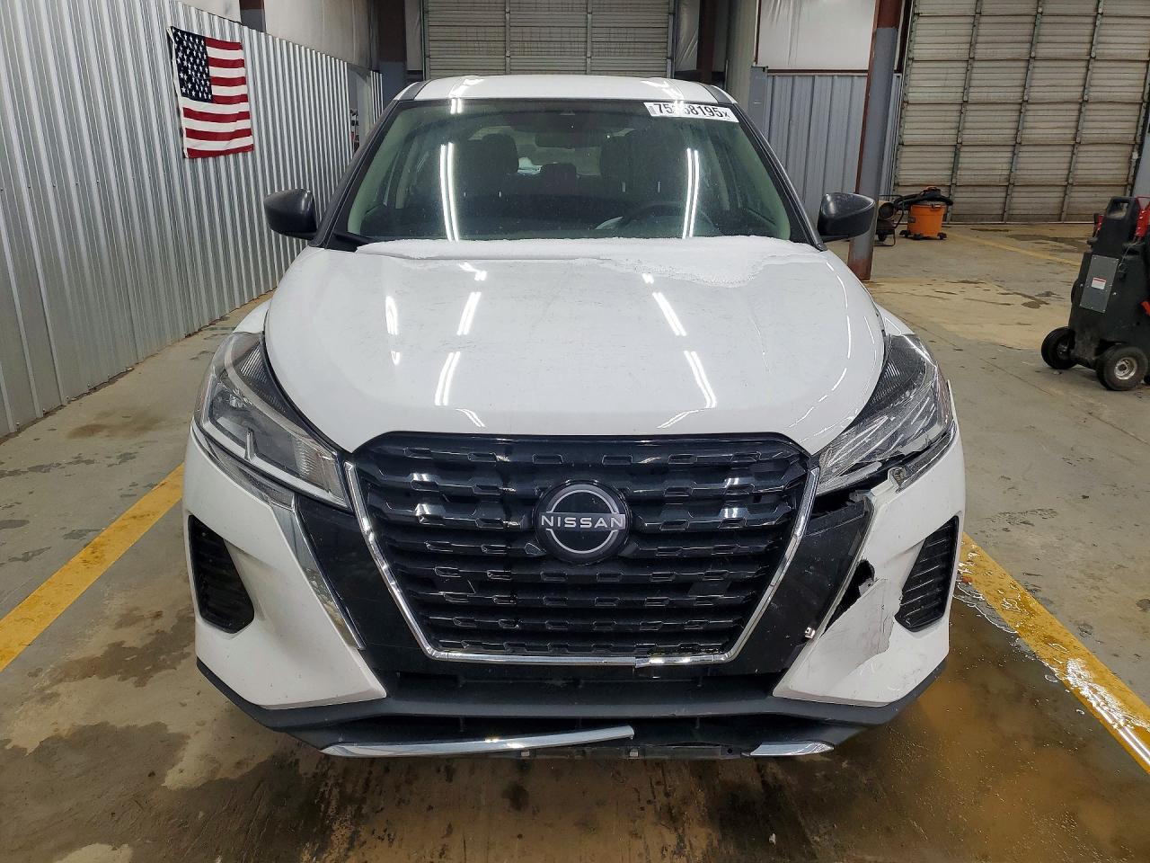 2024 NISSAN KICKS