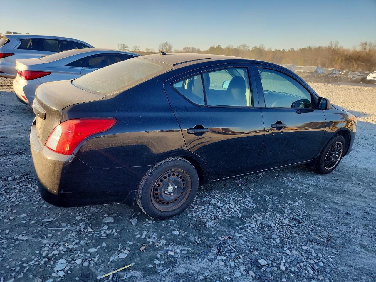 2015 NISSAN VERSA