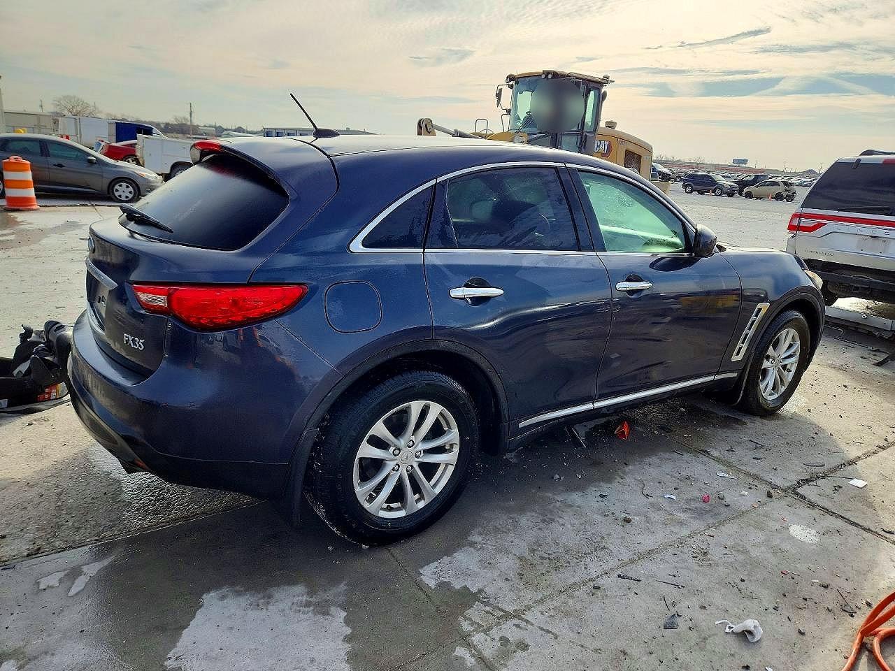 2011 INFINITI FX35
