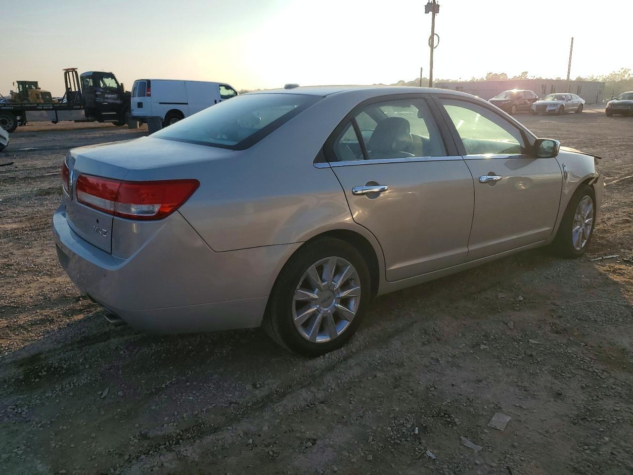 2010 LINCOLN MKZ