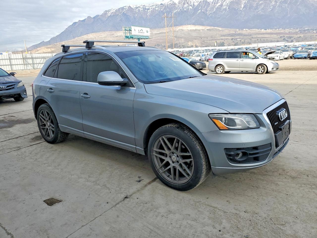 2010 AUDI Q5
