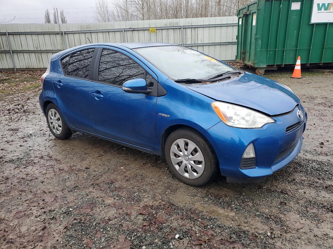 2013 TOYOTA Prius c