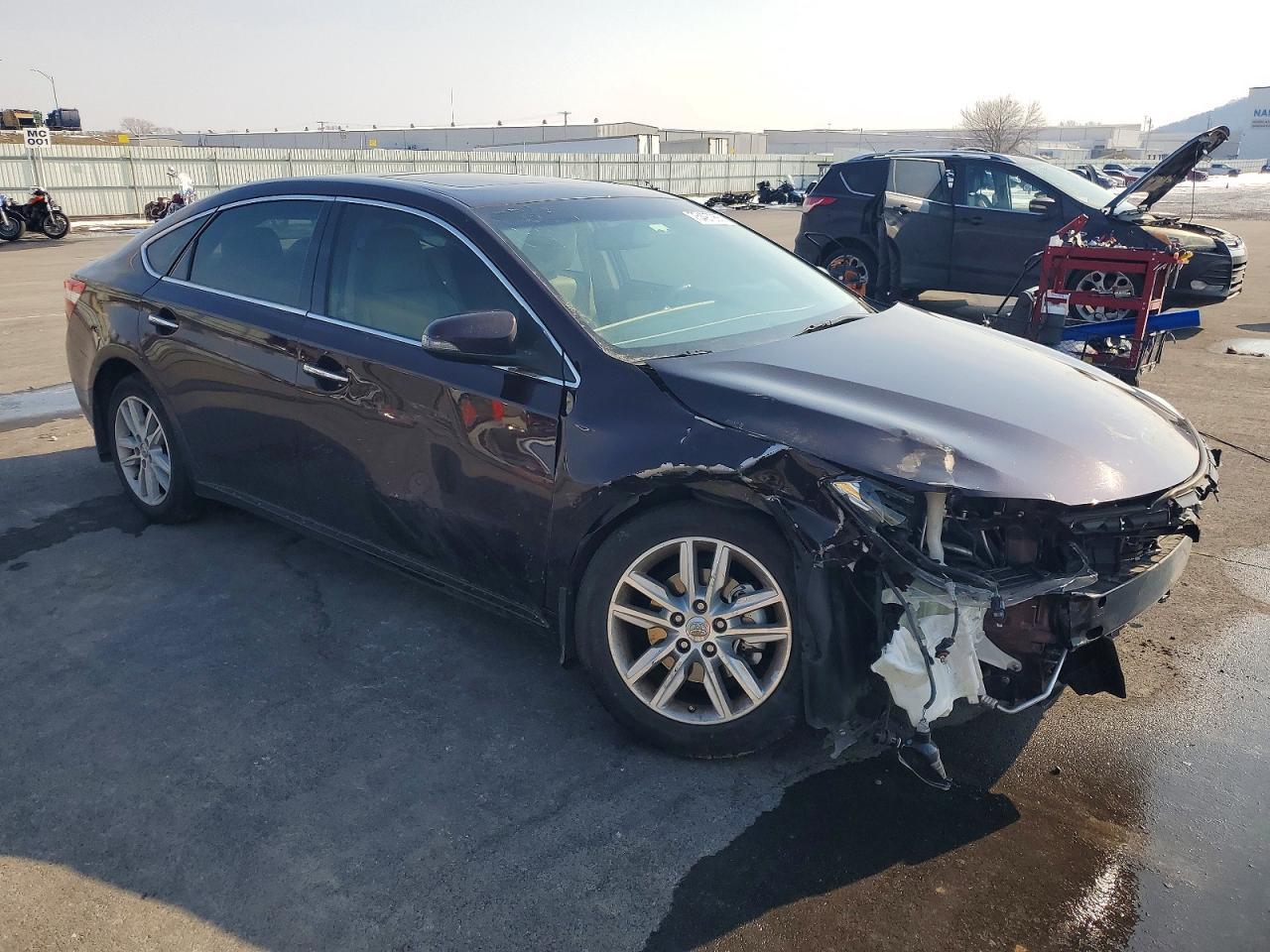 2013 TOYOTA Avalon