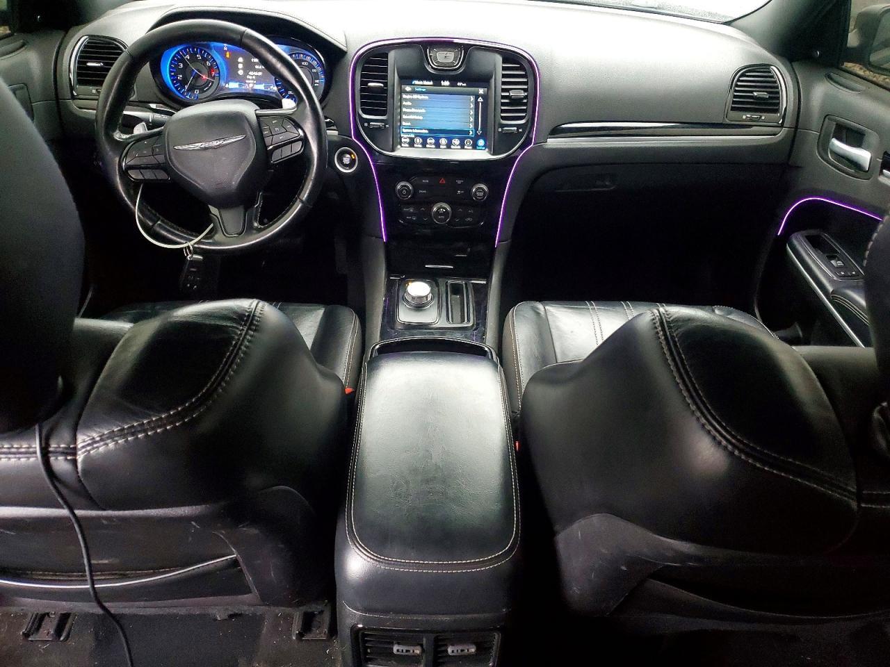 2019 CHRYSLER 300