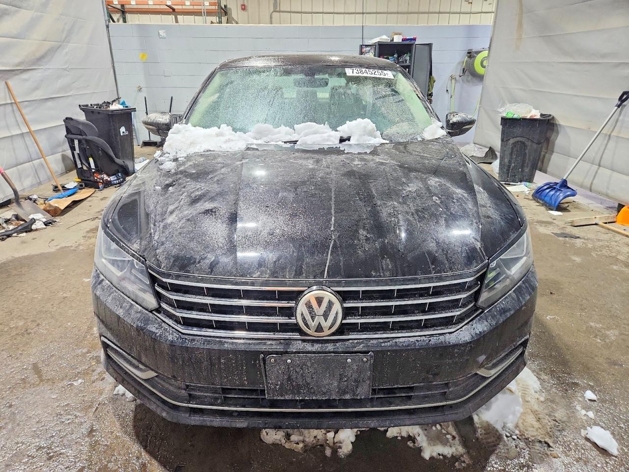 2016 VOLKSWAGEN Passat