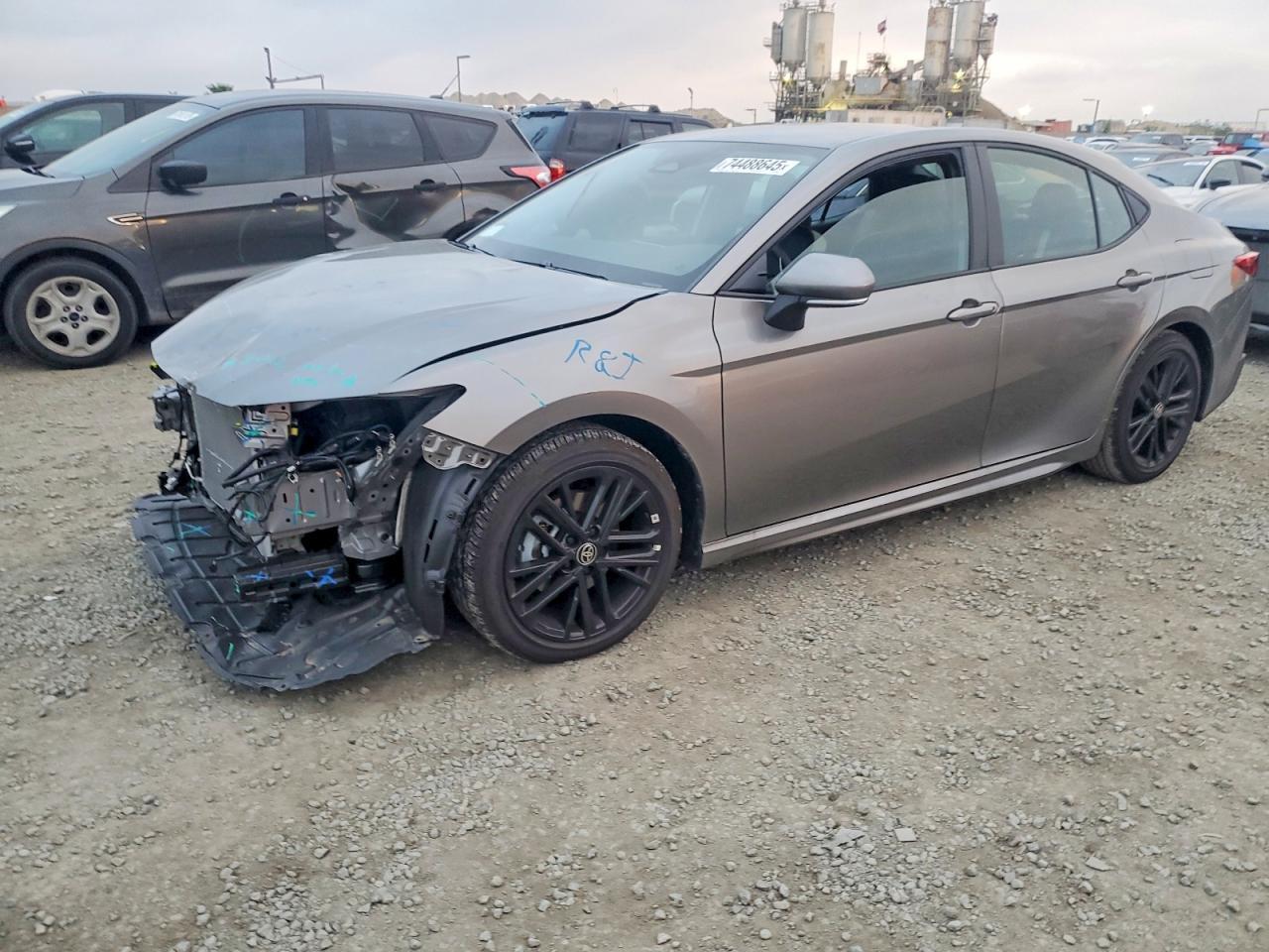 2025 TOYOTA CAMRY