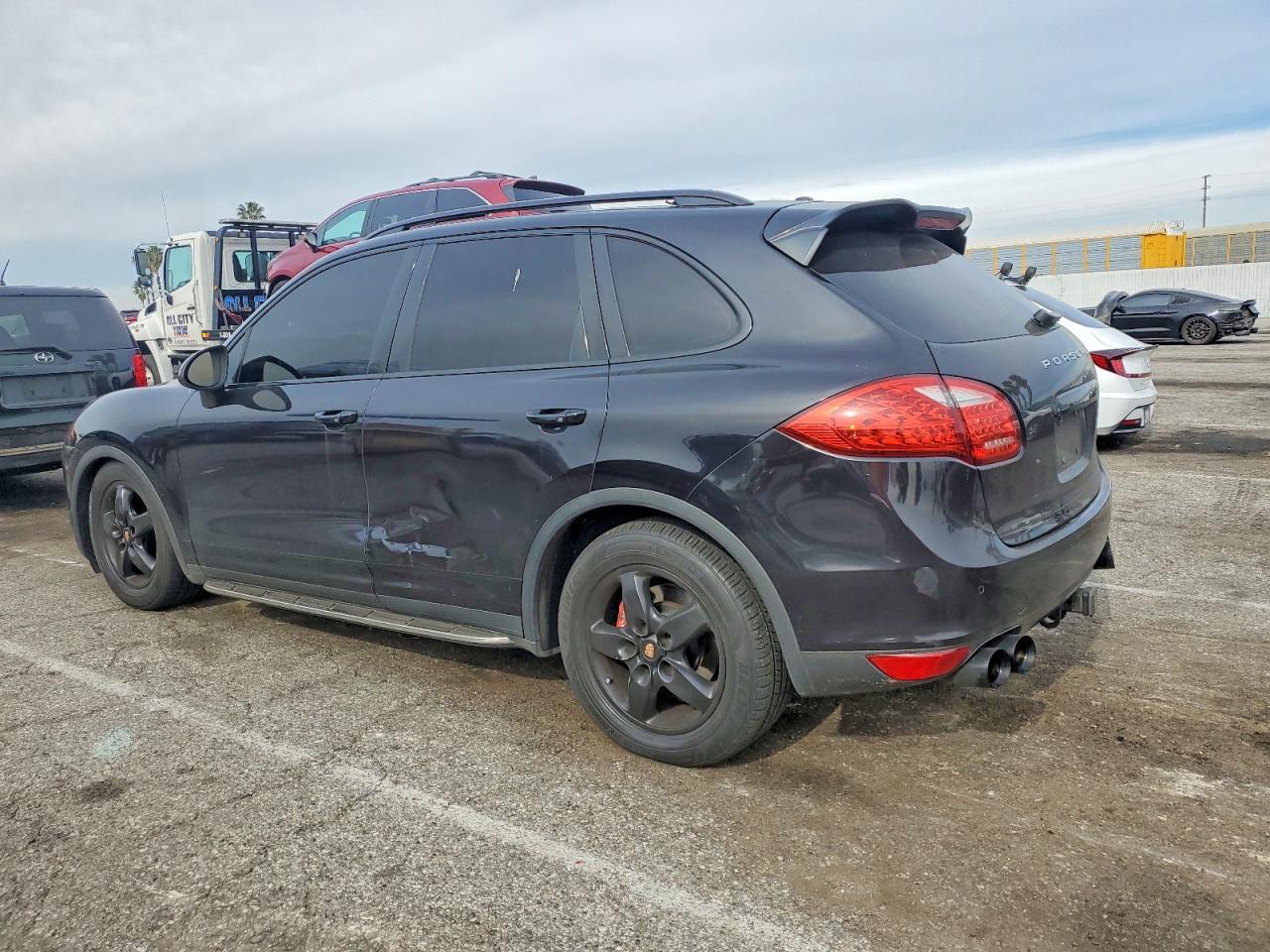 2014 PORSCHE CAYENNE