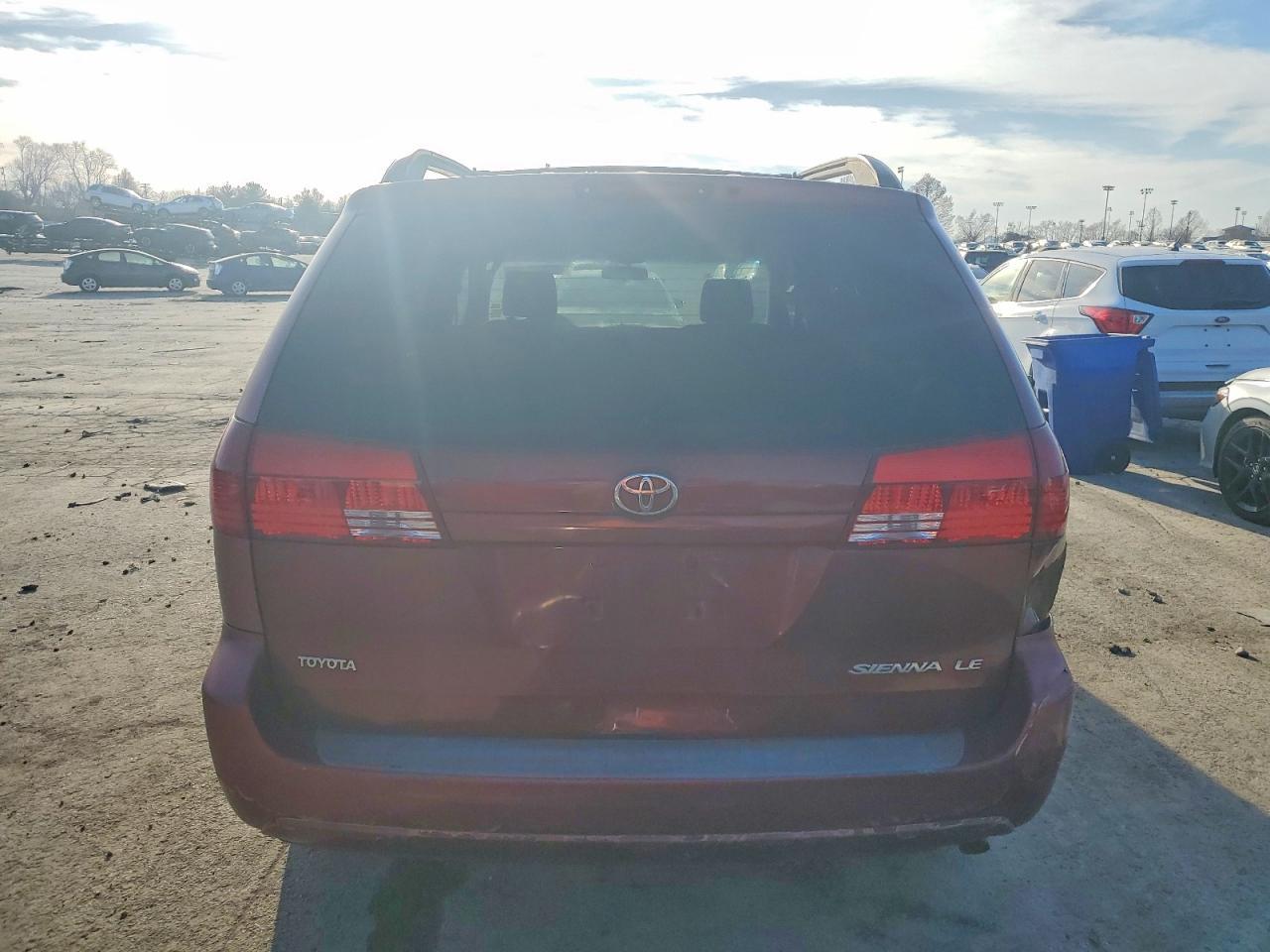 2004 TOYOTA SIENNA