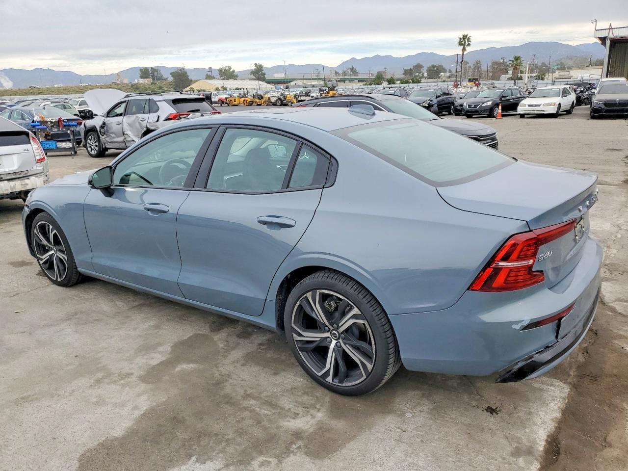 2024 VOLVO S60