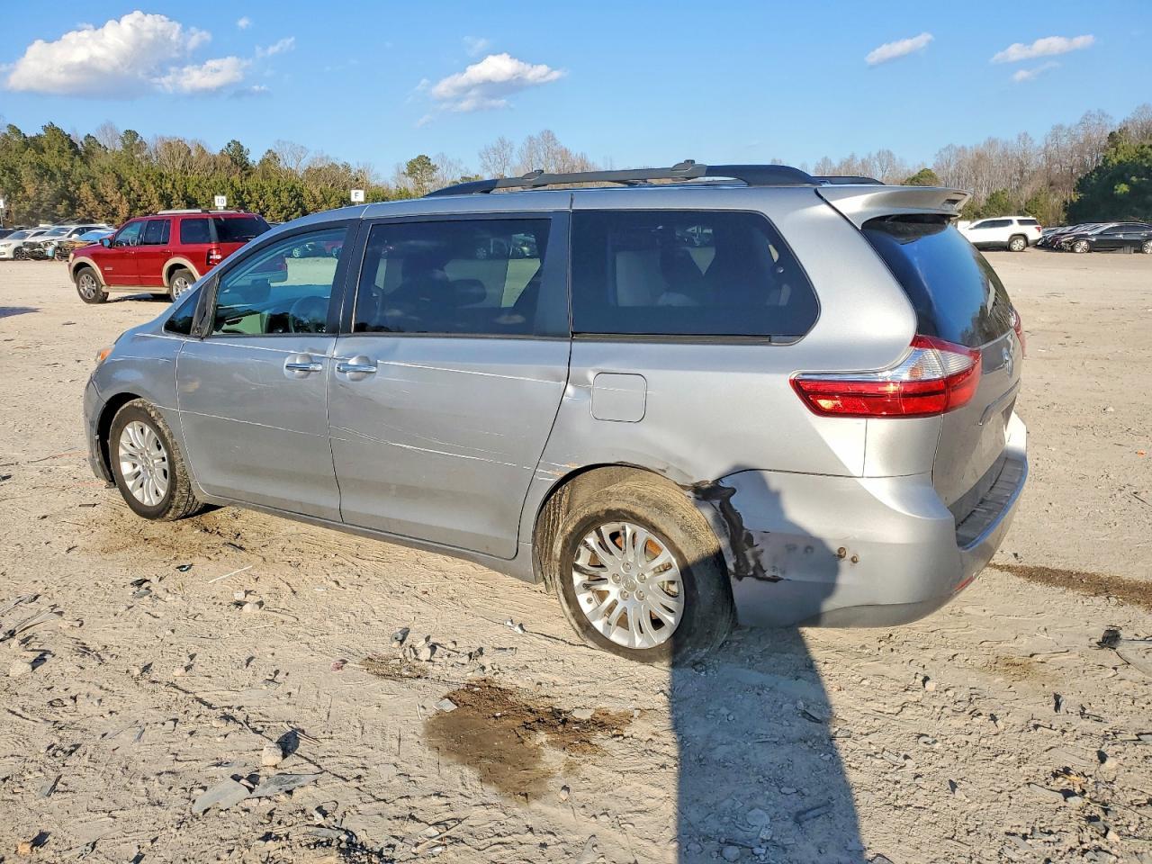 2016 TOYOTA SIENNA