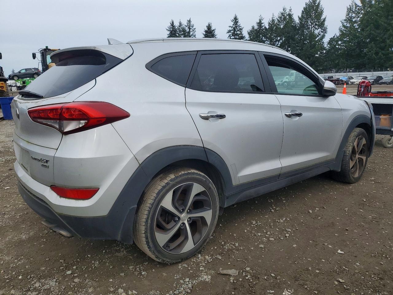 2016 HYUNDAI TUCSON