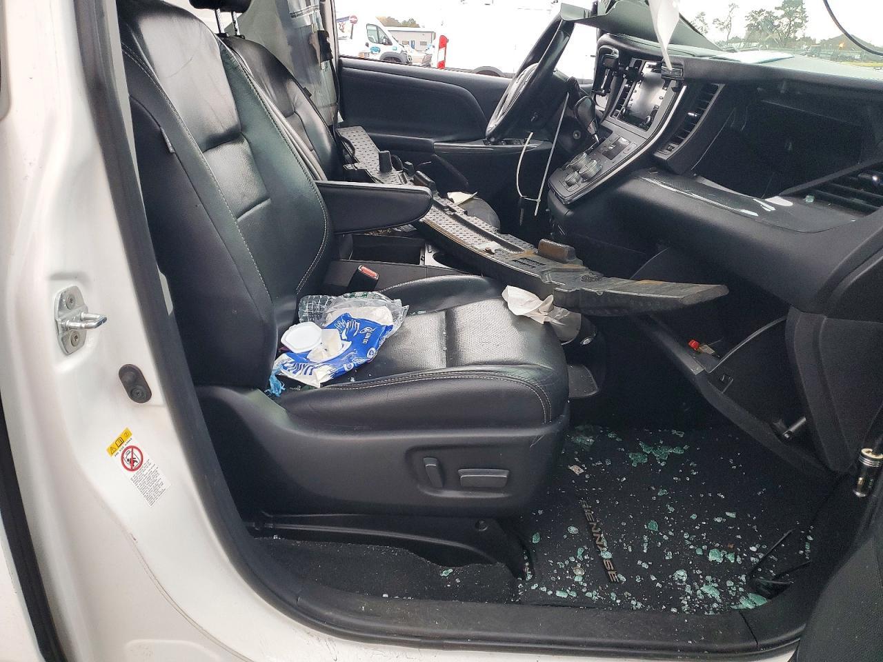 2018 TOYOTA SIENNA