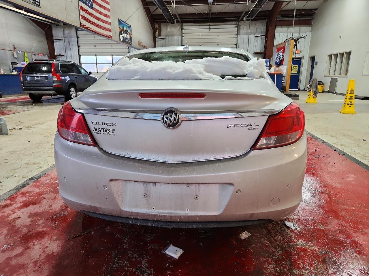 2011 BUICK Regal