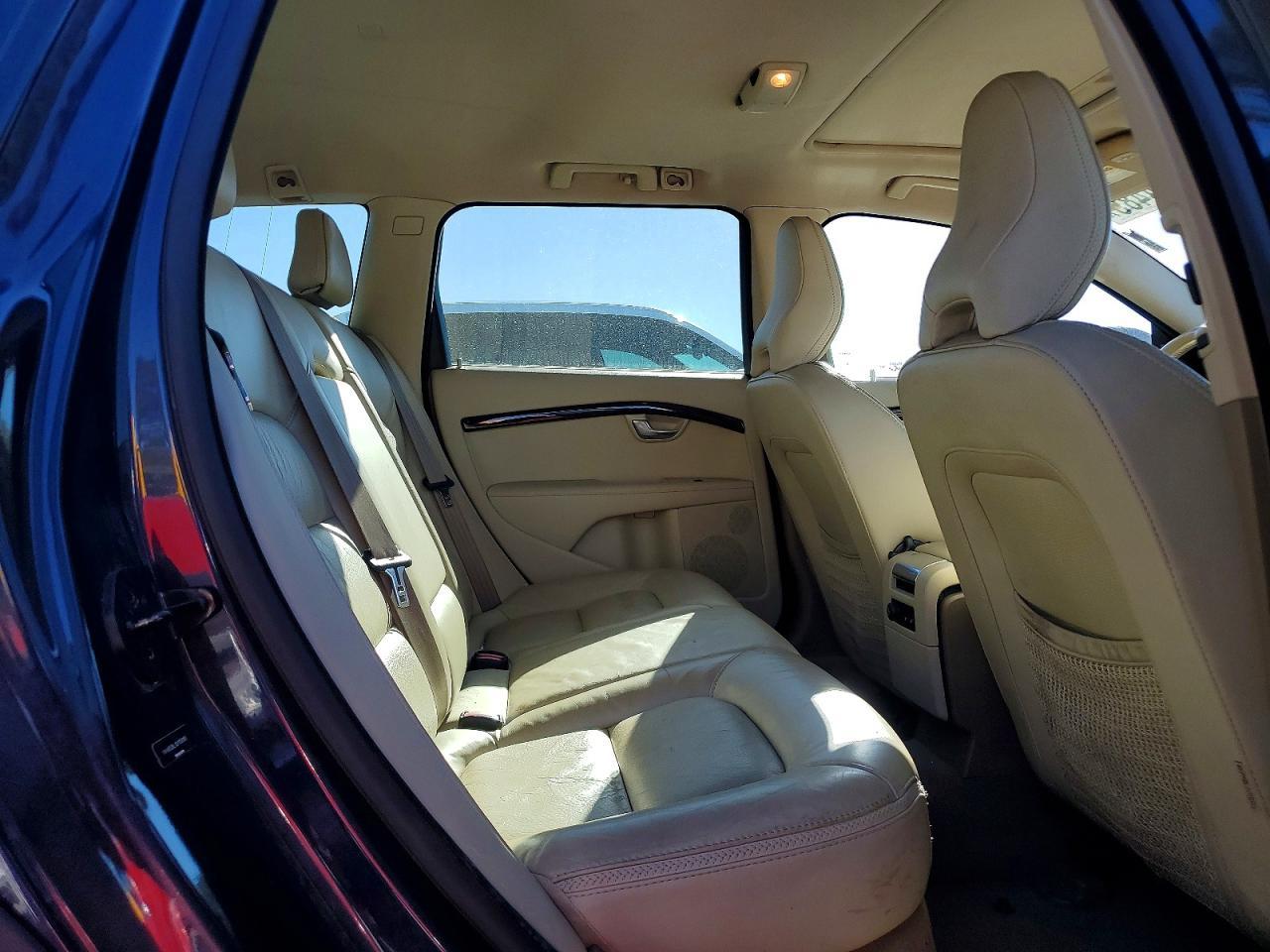 2013 VOLVO XC70