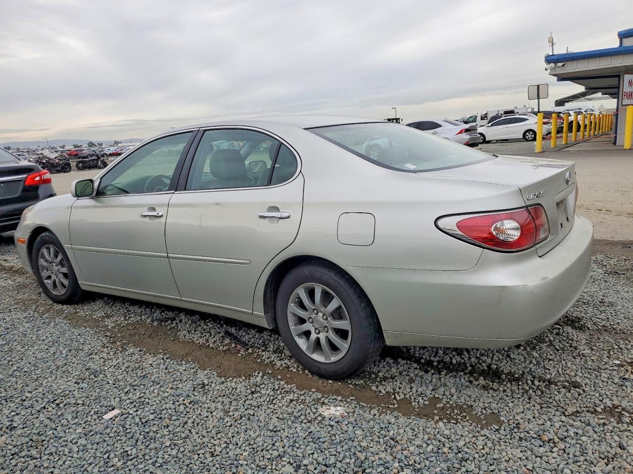 2004 LEXUS ES 330
