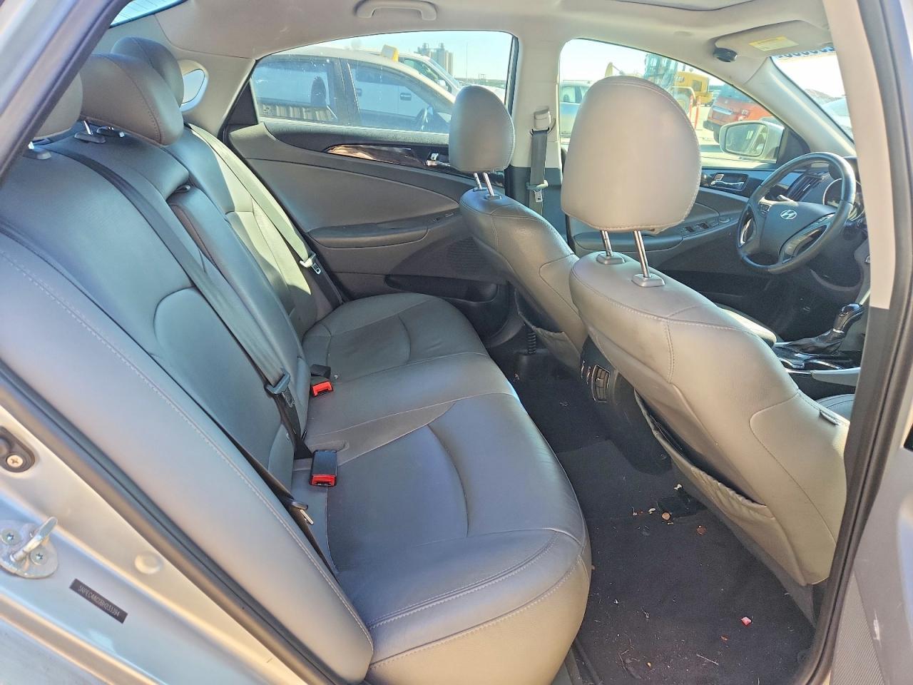 2011 HYUNDAI SONATA