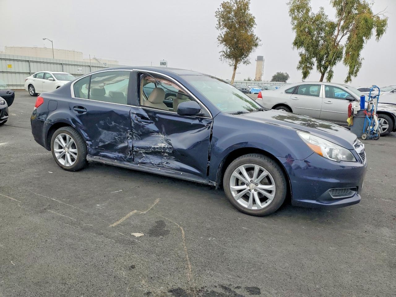 2014 SUBARU Legacy