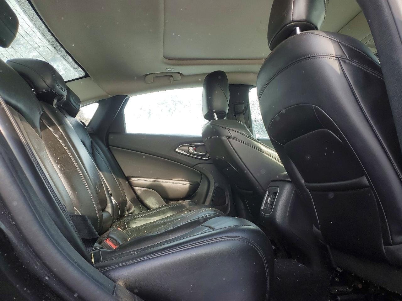 2016 CHRYSLER 200