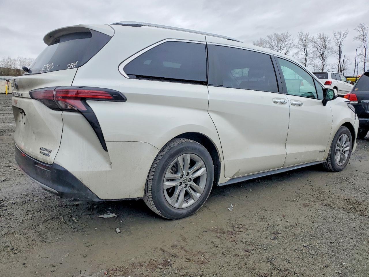 2021 TOYOTA SIENNA