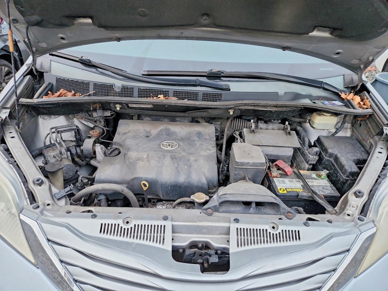 2015 TOYOTA SIENNA
