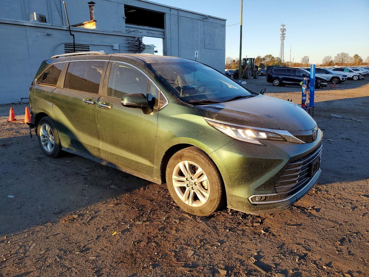 2023 TOYOTA SIENNA