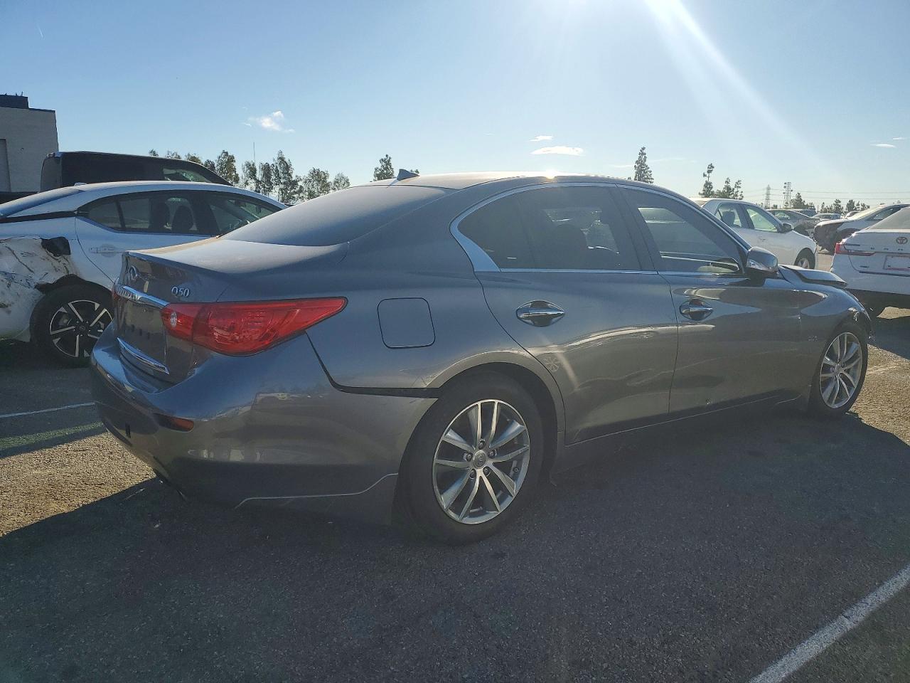2016 INFINITI Q50