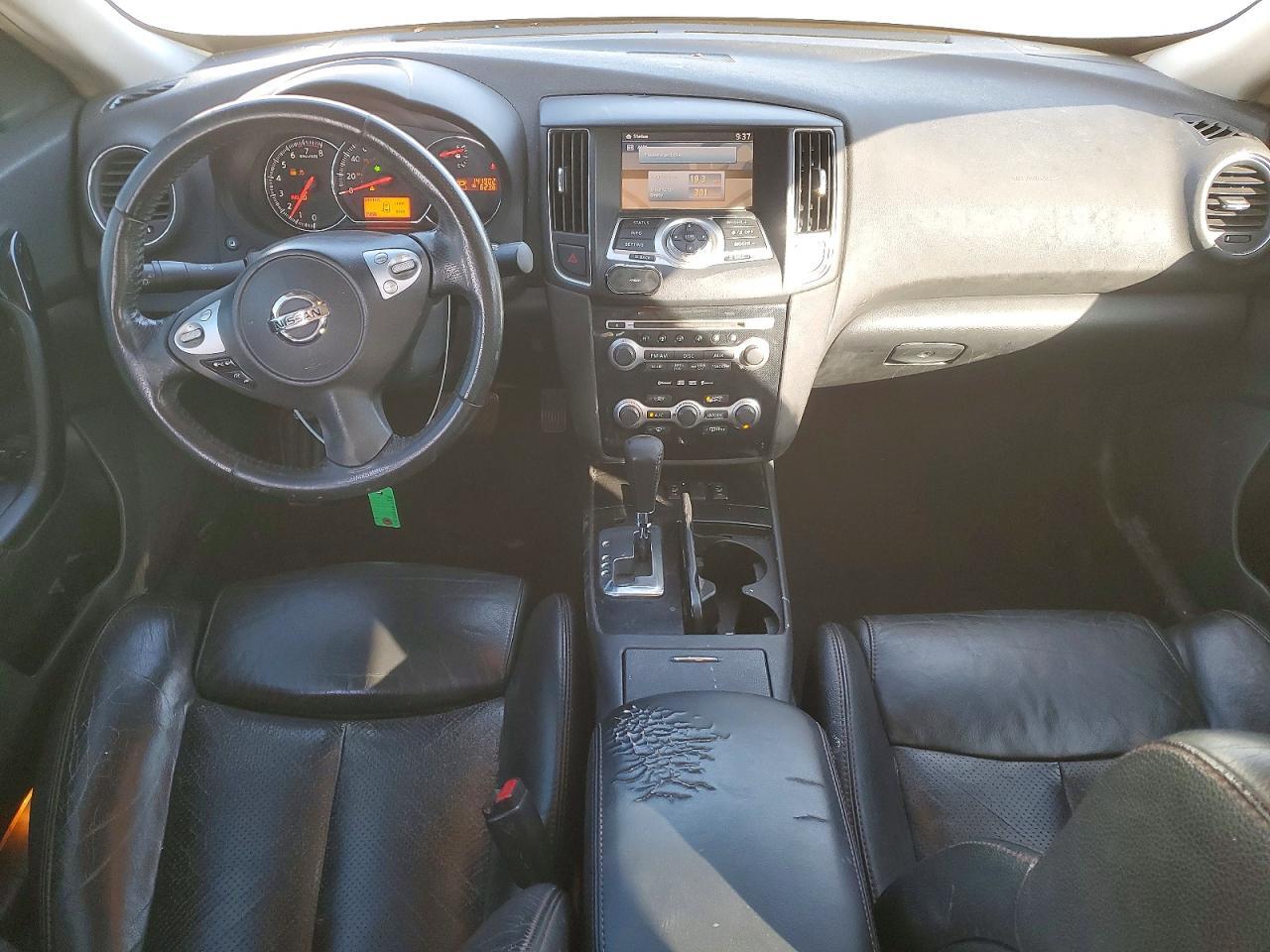 2010 NISSAN Maxima