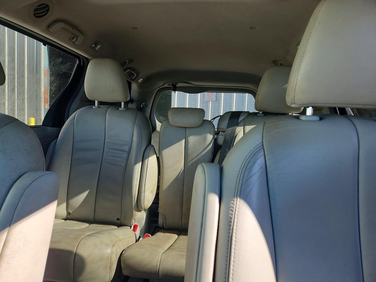 2014 TOYOTA SIENNA