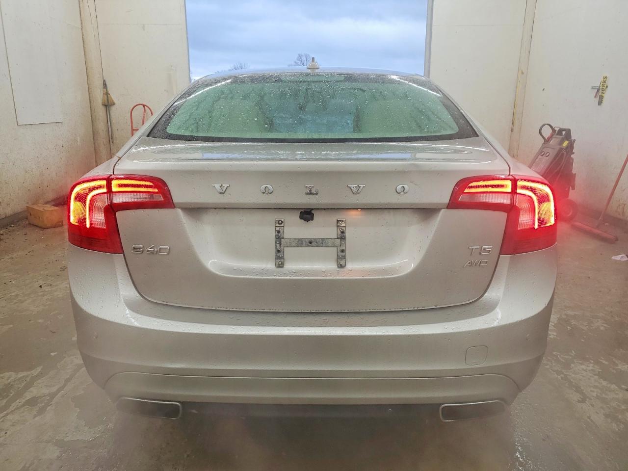 2015 VOLVO S60