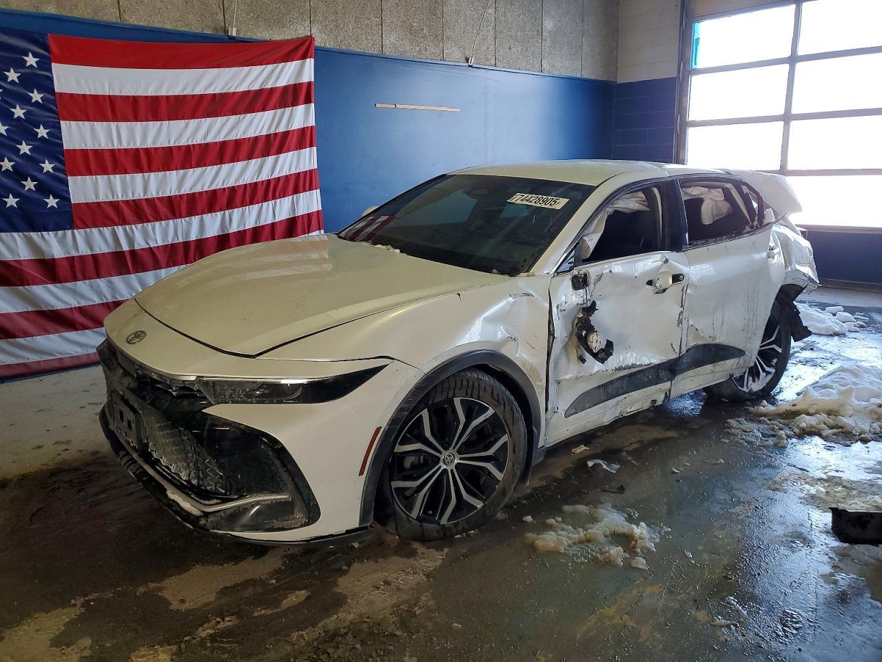2023 TOYOTA Crown