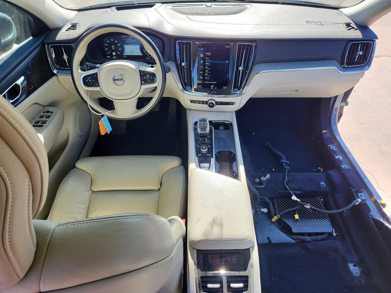 2022 VOLVO S60