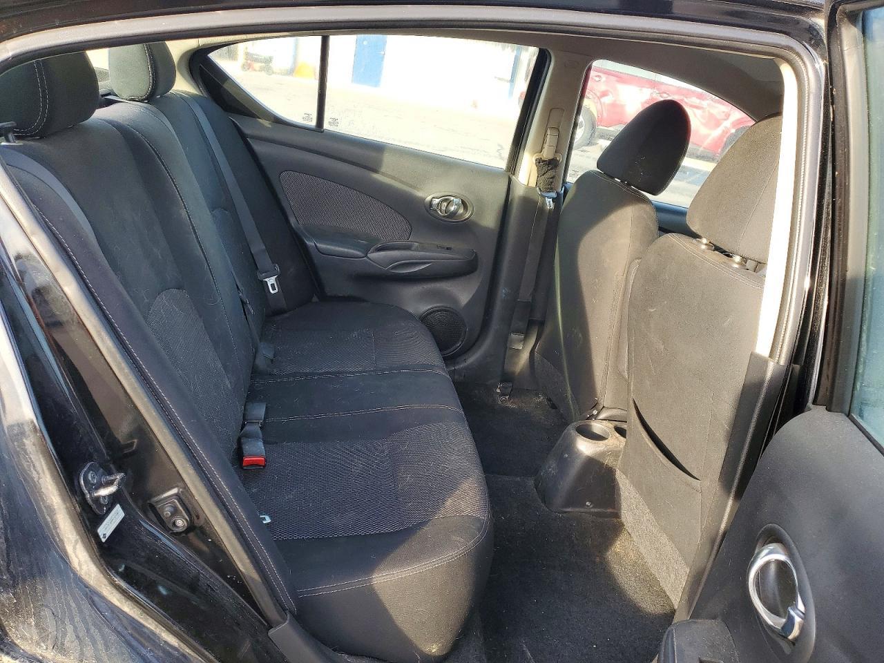 2015 NISSAN VERSA