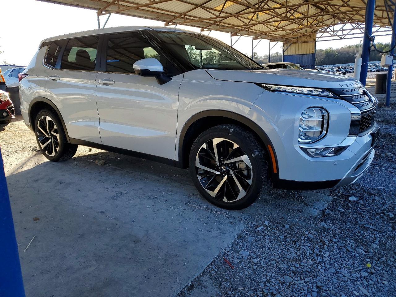 2024 MITSUBISHI outlander