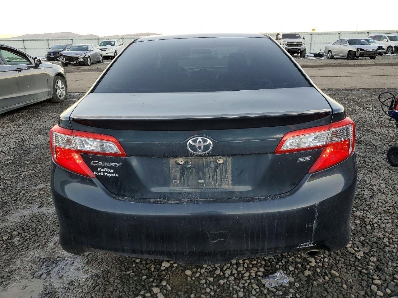 2014 TOYOTA CAMRY