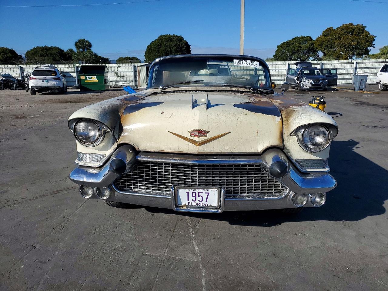 1957 CADILLAC Coupe Devi