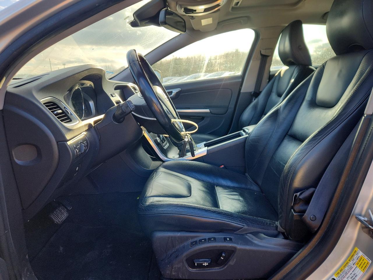 2014 VOLVO S60