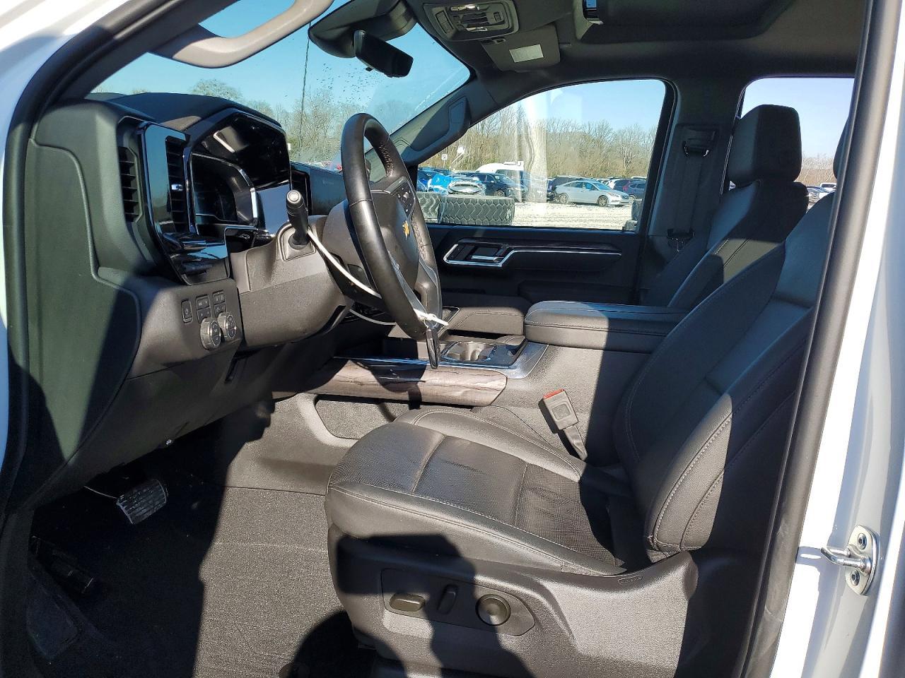 2025 CHEVROLET Silverado