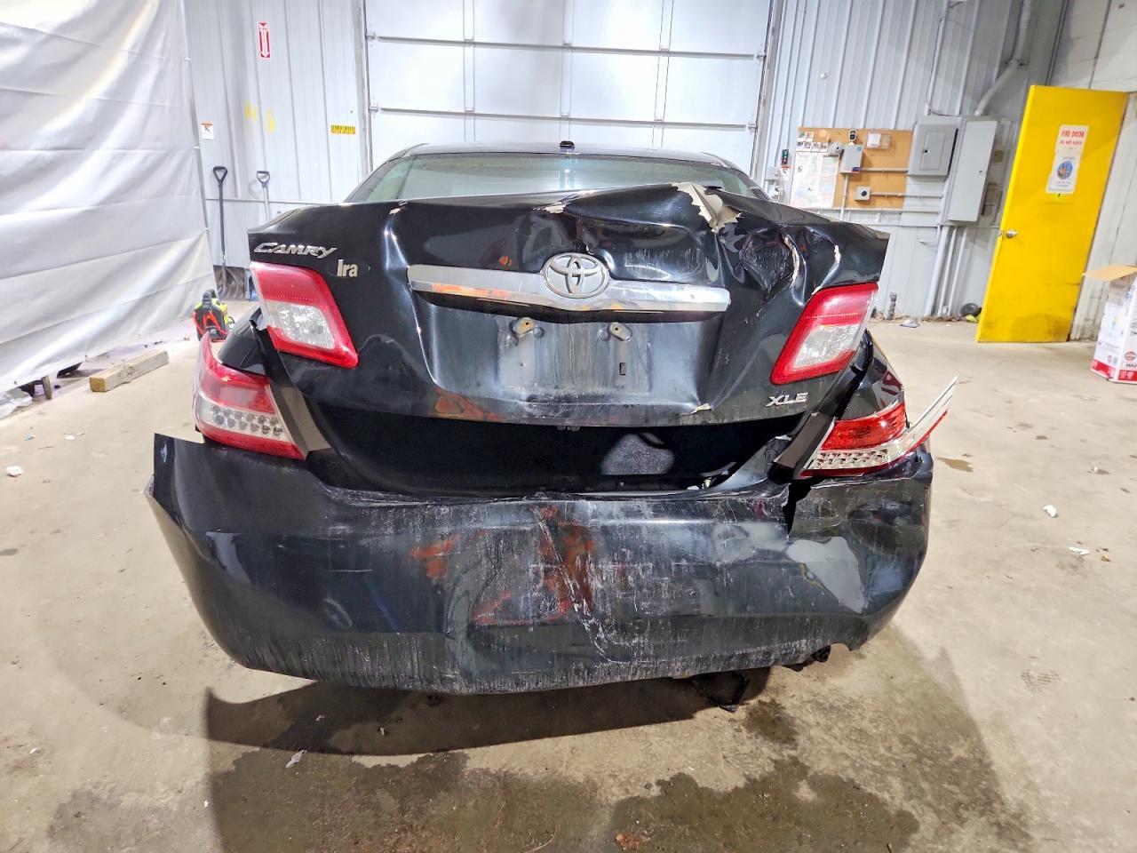 2011 TOYOTA CAMRY