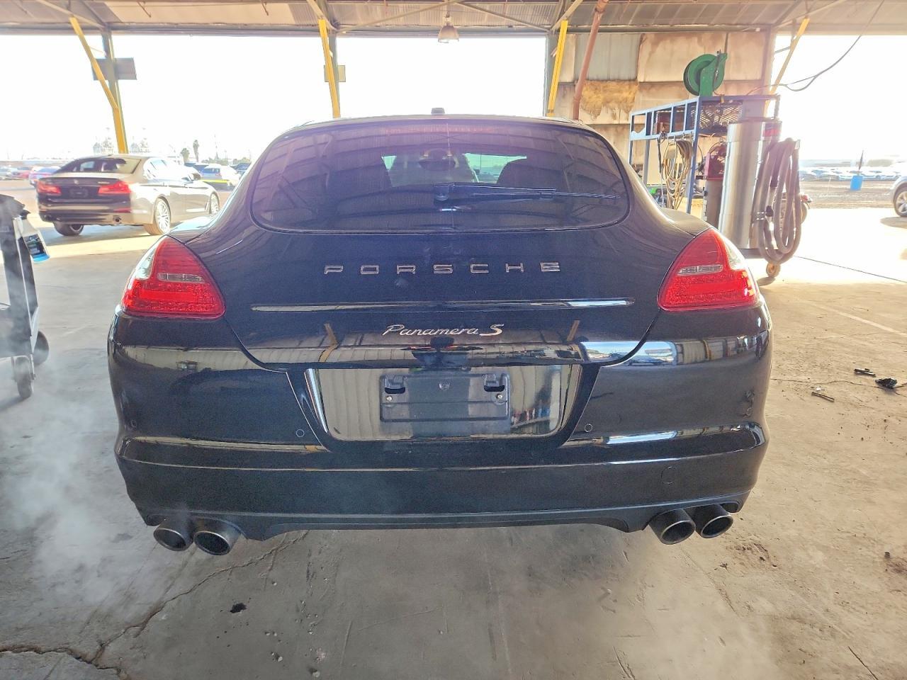 2013 PORSCHE Panamera