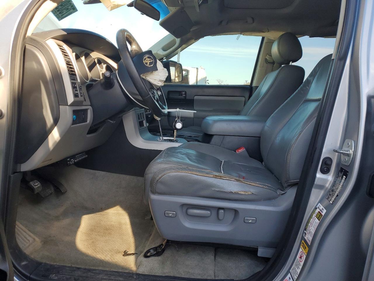2008 TOYOTA Sequoia